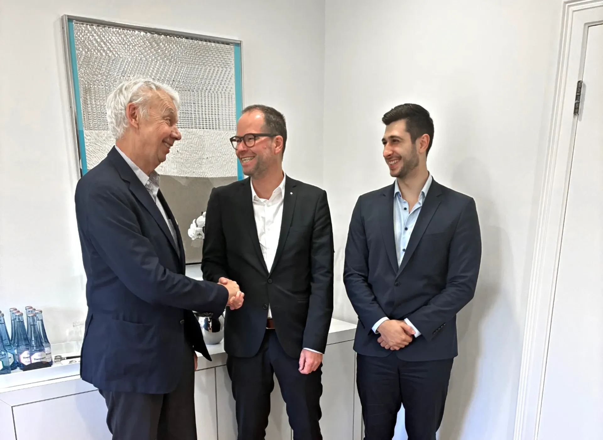 FORUM Family Office erwirbt 100% der ab-data
