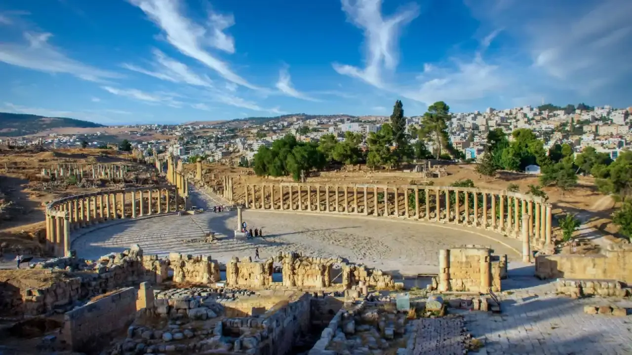 Panoramische achtergrond Principes (Oval Plaza, Jordanië)